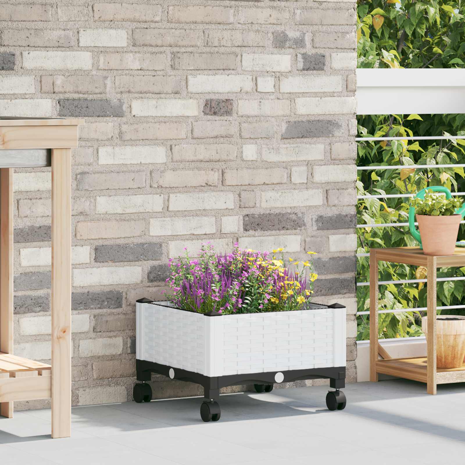 Trädgårdsplanterare Med Hjul Vit 40 X 40 X 33 Cm Pp